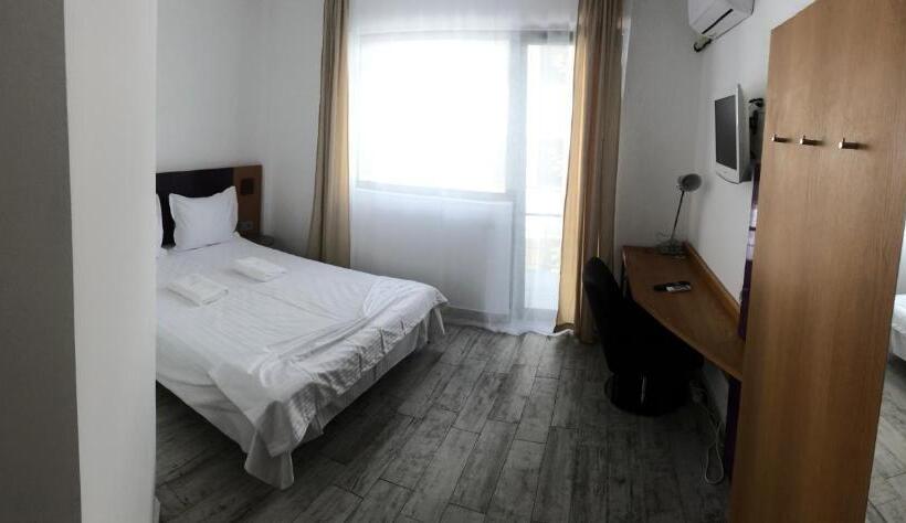 Deluxe Rum, Panoramic