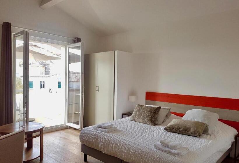 Номер Deluxe Вид на Море с Балконом, B&b La Maison De La Côte