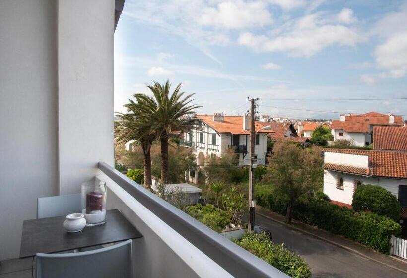 Номер Deluxe Вид на Море с Балконом, B&b La Maison De La Côte