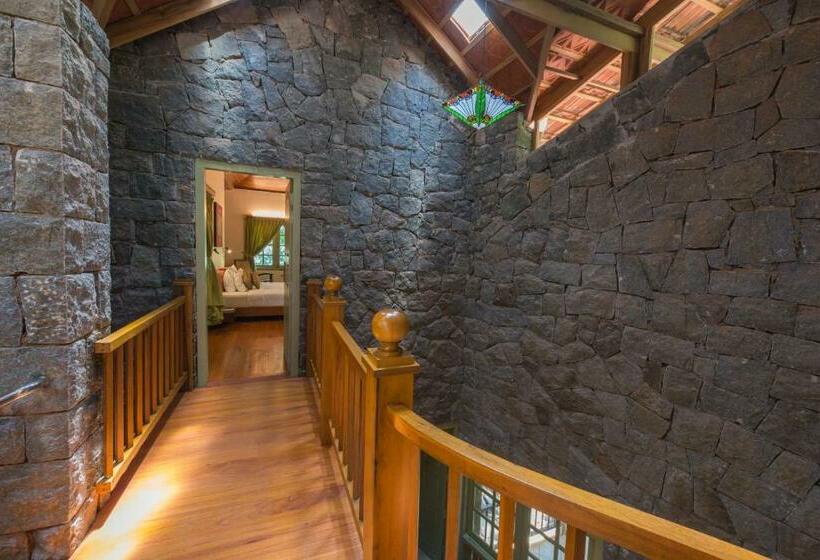 بانگلوی لوکس, Mystic Mayapott, Thekkady