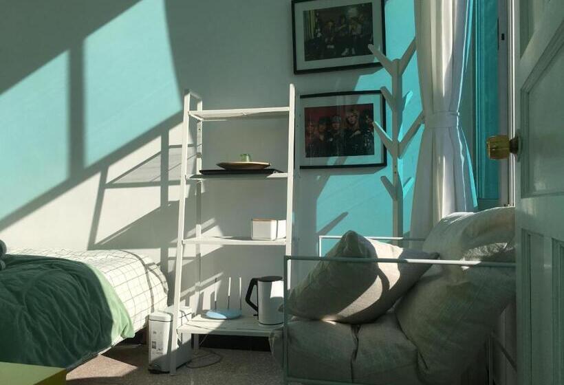 スタンダードシングルルーム, 97 Rock Hostel