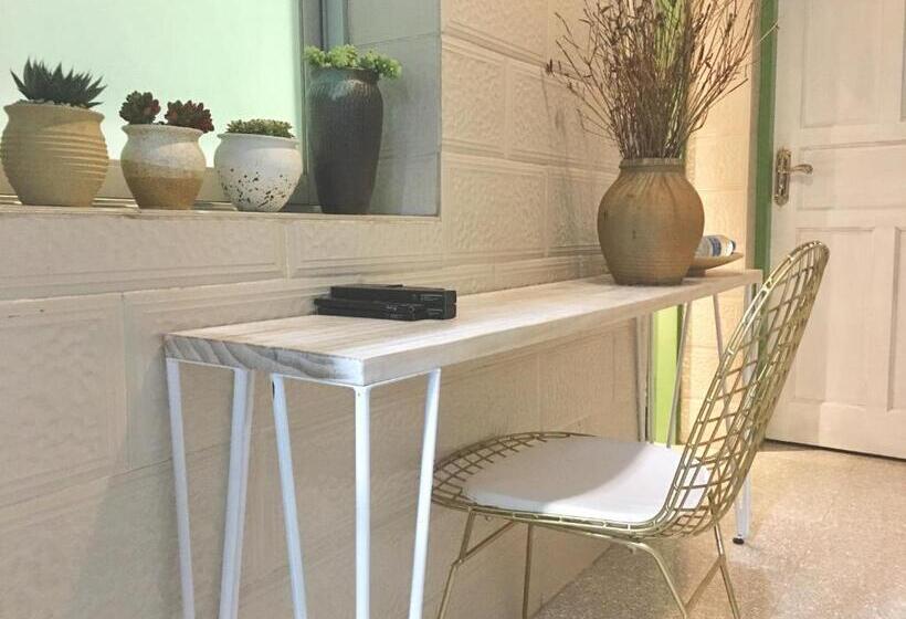 スタンダードシングルルーム, 97 Rock Hostel