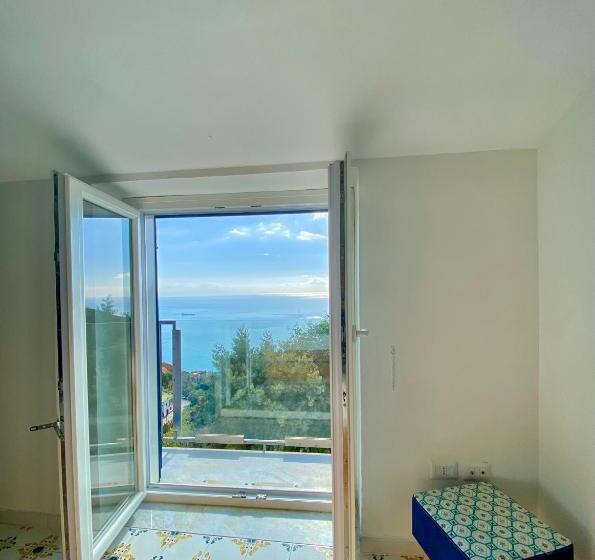Номер Deluxe Вид на Море, Casa Flora B&b