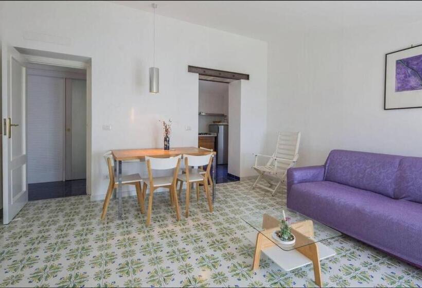 Номер Deluxe Вид на Море, Casa Flora B&b