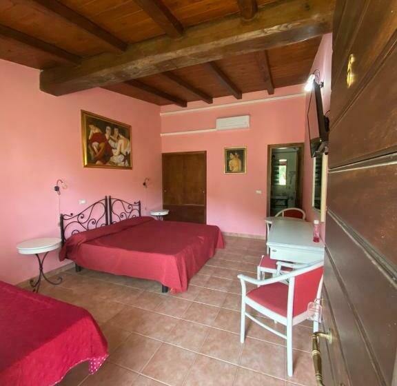 חדר סטנדרט לשלושה עם נוף לגינה, Agriturismo Montefosco