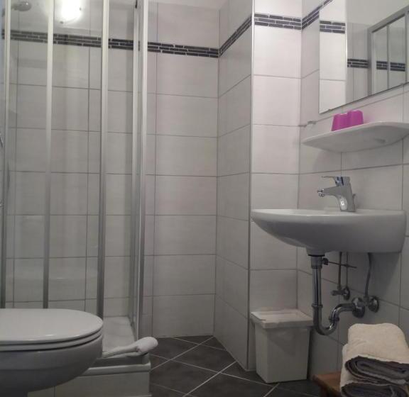 Quarto Estandar com Sacada, Gästehaus Zunterer