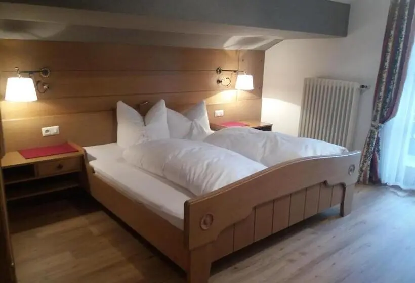 Standard room with outdoor bath, Gästehaus Zunterer