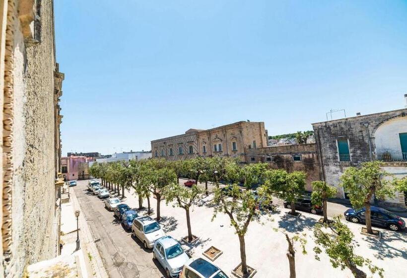 غرفة قياسية, Palazzo Ducale Sangiovanni