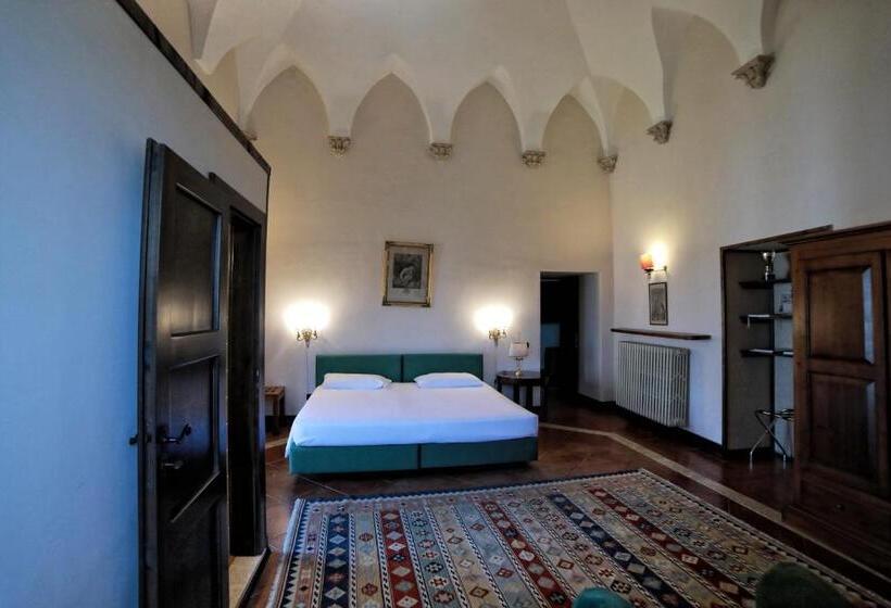 Номер Стандарт, Palazzo Ducale Sangiovanni