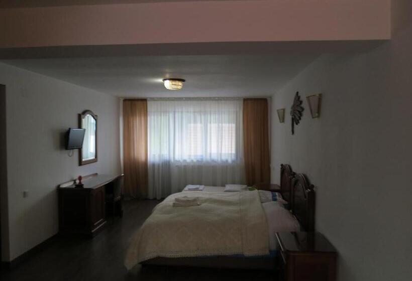 Номер Deluxe, Cetina