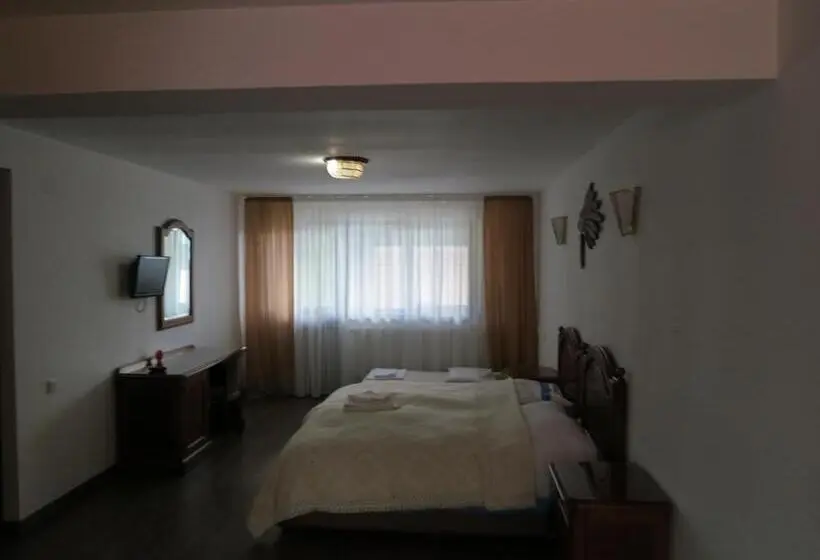 デラックスルーム, Cetina