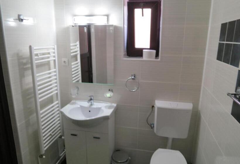 غرفة ديلوكس, Cetina