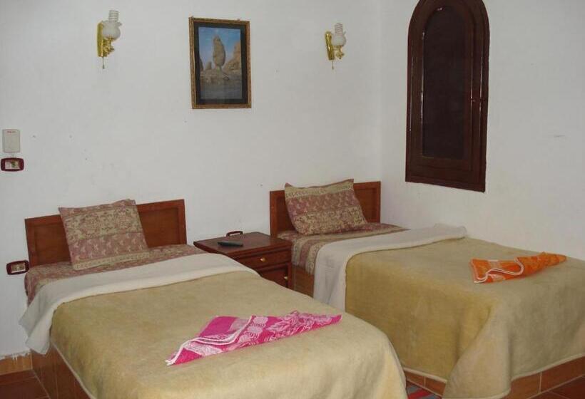 اتاق استاندارد, Western Desert Hotel & Safari