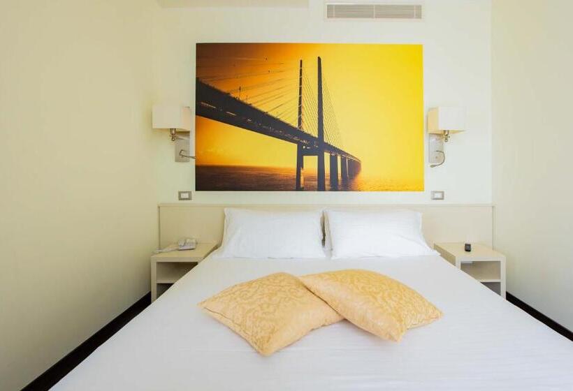 חדר משפחתי נוף לגינה, An Hotel Milano Melegnano