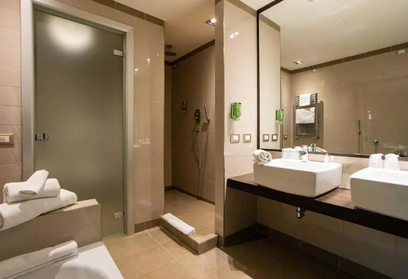 سوییت با چشم‌انداز باغ, An Hotel Milano Melegnano