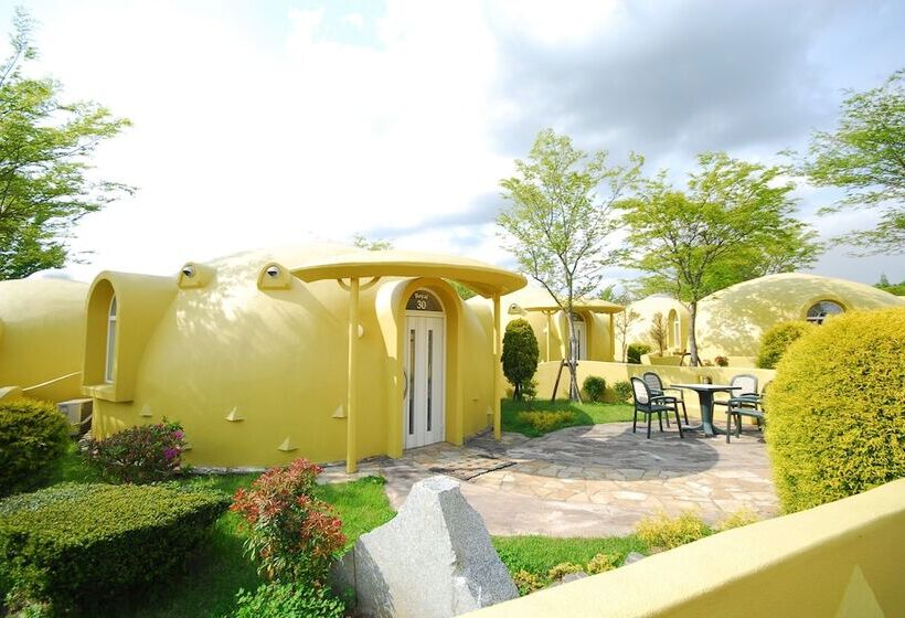 Королевский Номер, Aso Farm Land