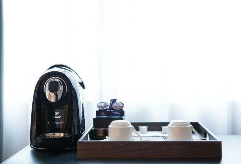 سوییت جونیور, Catalonia Berlin Mitte