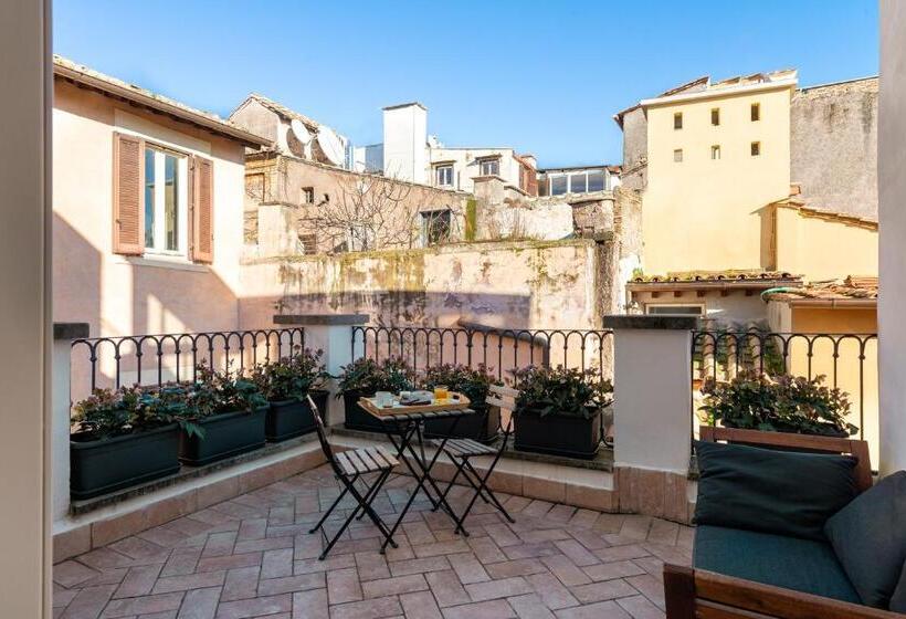 חדר סופריור עם טרסה, Coronari Palace