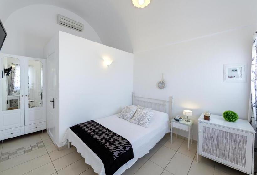 Single Interior Room, Dream Island