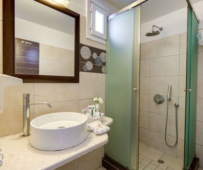 Single Interior Room, Dream Island