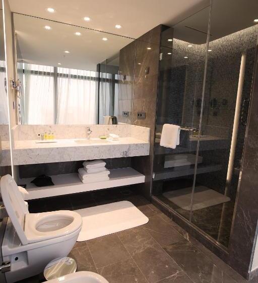 キングサイズベッドのデラックスルーム, Istanbul Marriott Hotel Sisli