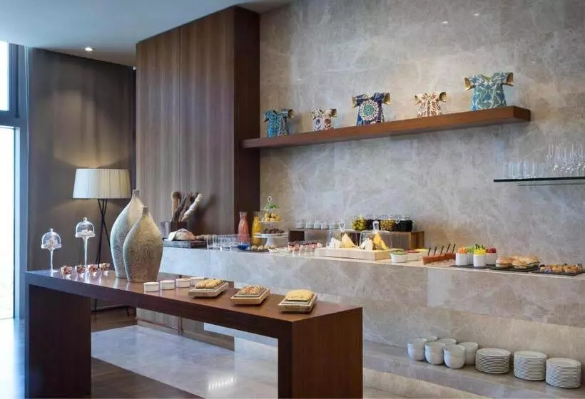 キングサイズベッドのエクゼクティブルーム, Istanbul Marriott Hotel Sisli