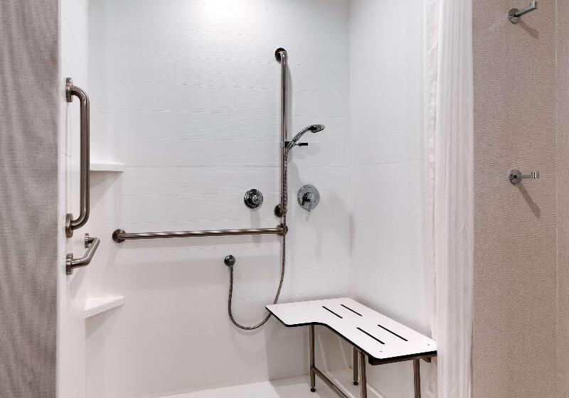 스탠다드 트리플 룸, Marvi