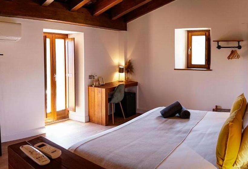 Suite with Hot Tub, Mas Mariassa