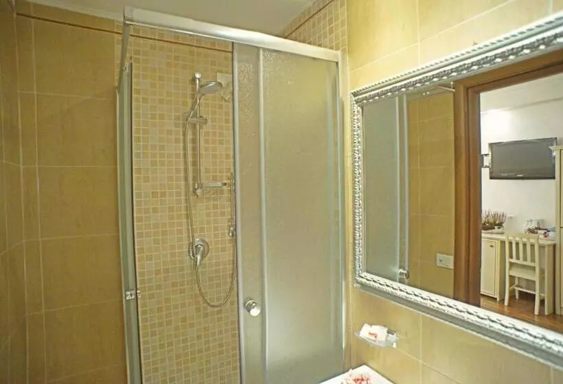 اتاق اکونومی, Locanda Navona