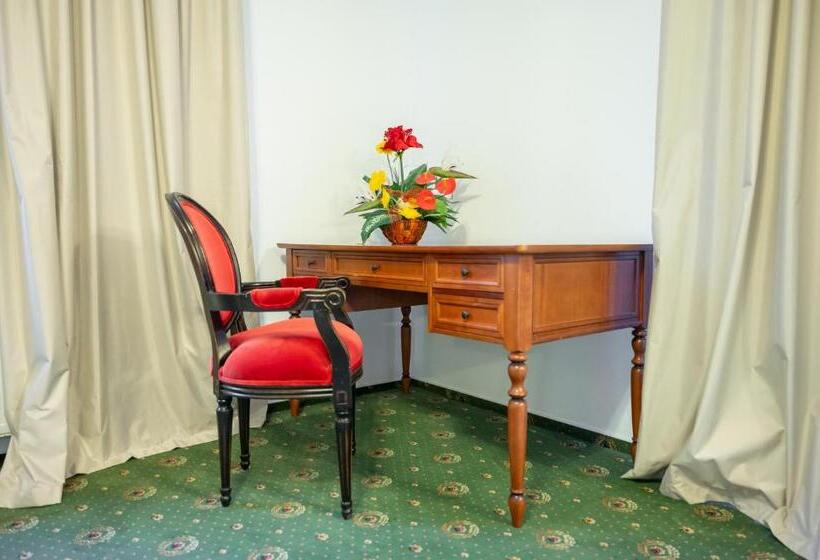 בקתת חדר, Monterai Resort