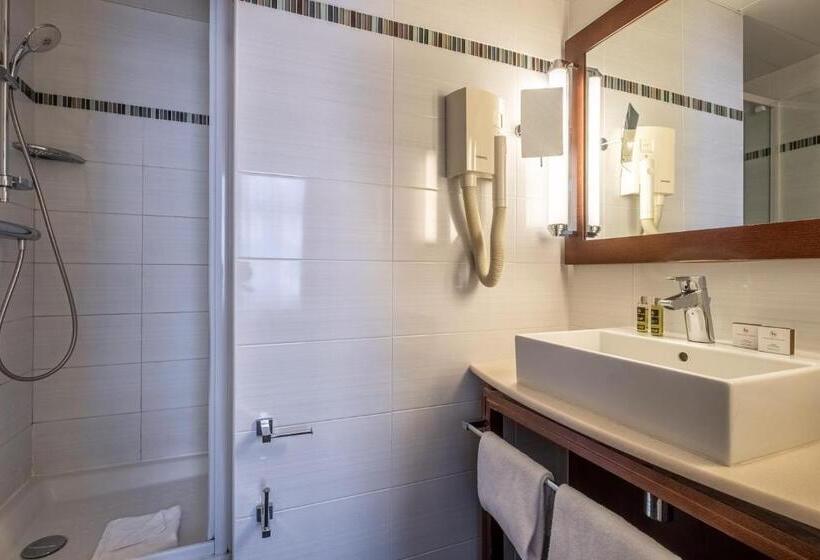 اتاق لوکس, Hôtel 85 Saint Honore