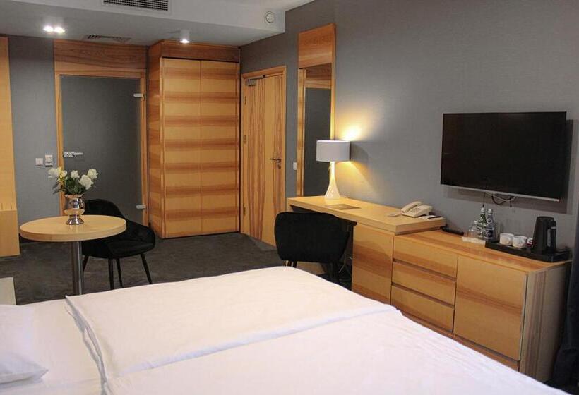 اتاق استاندارد با چشمانداز, Willa Port