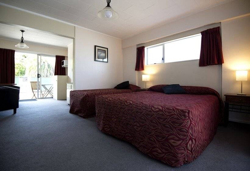 סטודיו אקזקיוטיב, Kapiti Gateway Motel