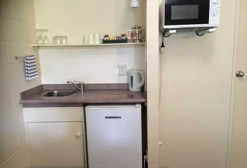 スタンダードスタジオ, Kapiti Gateway Motel