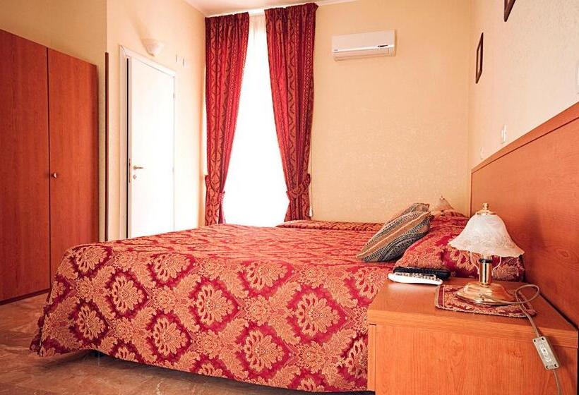 Quarto Estandar, Parioli House