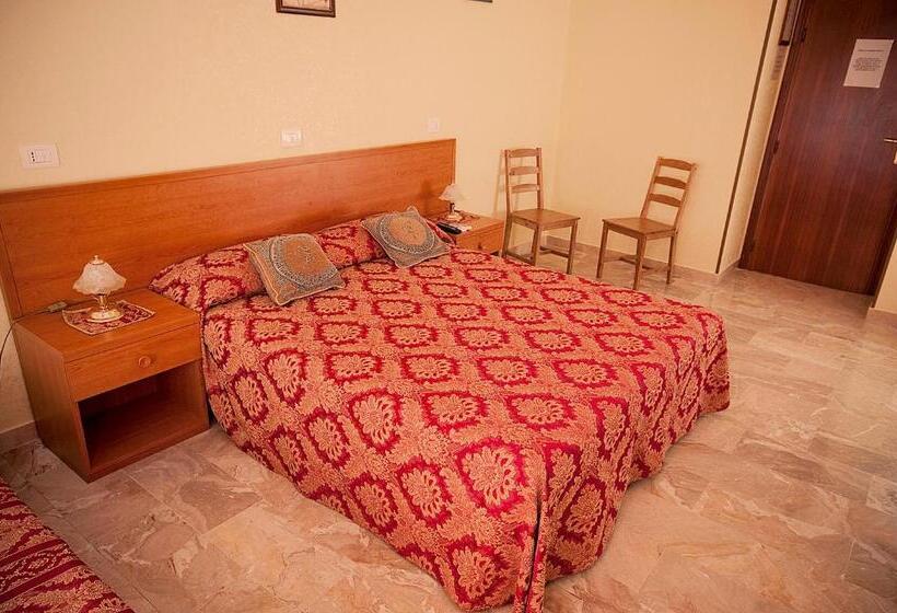 Quarto Estandar Individual, Parioli House