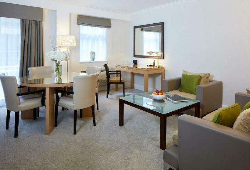Апартаменты Deluxe 2 Спальни, Cheval Knightsbridge