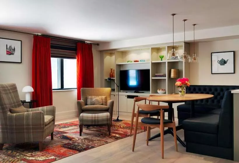 2 Bedroom Deluxe Apartment