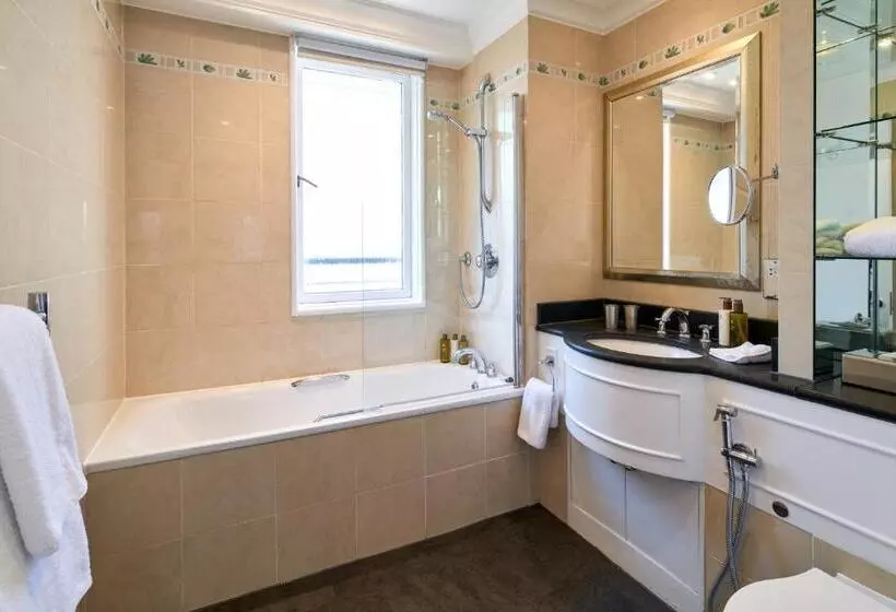 3-Bedroom Deluxe Apartment