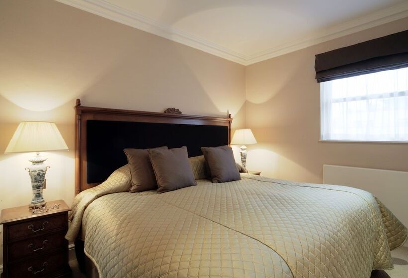 Апартаменты Deluxe 3 Спальни, Cheval Knightsbridge