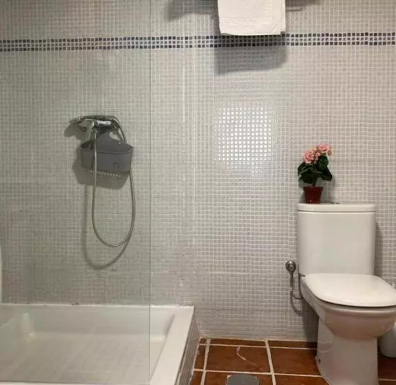 スタンダードスタジオ, Hostal San Juan