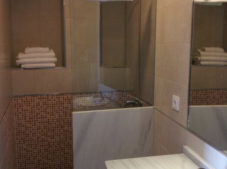 스탠다드 룸, Hostal Tarik