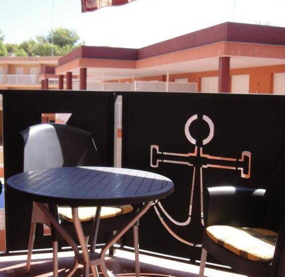 スタンダードルーム, Ancla