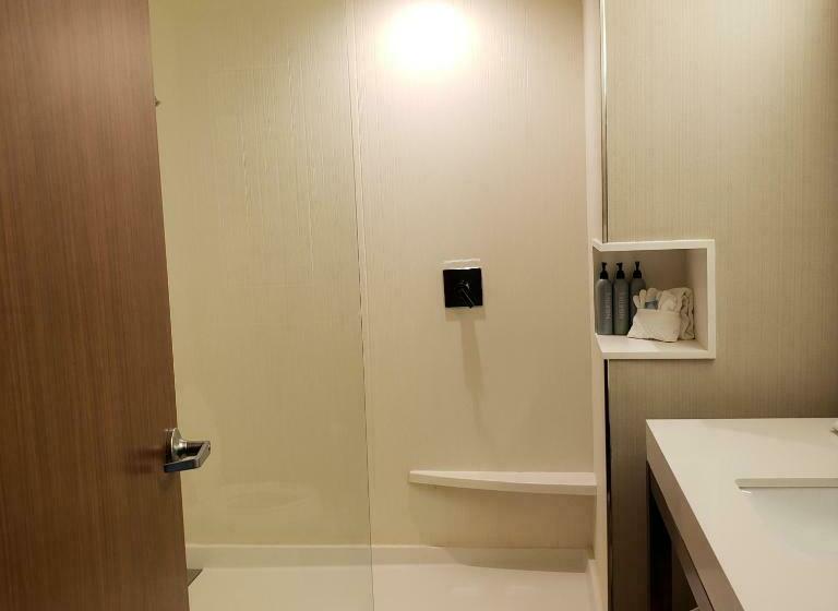 غرفة قياسية سرير كينج, Courtyard By Marriott Battle Creek