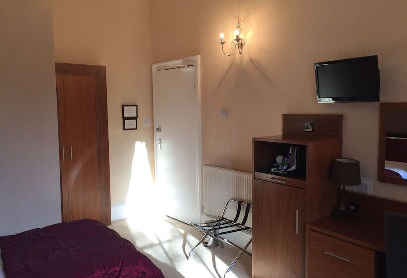 패밀리 룸, Culane House