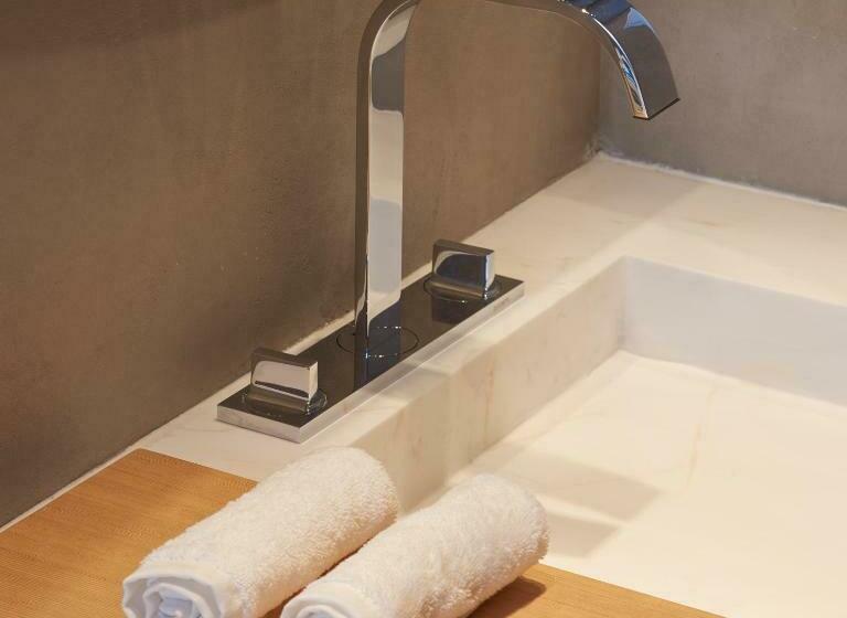 クラシックルーム, De Nell