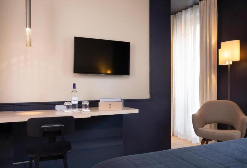 スーペリアールーム, De Nell