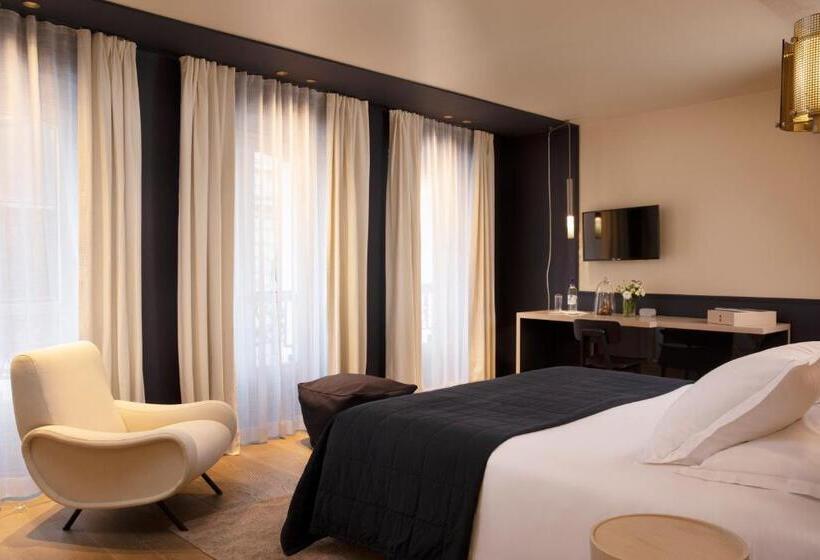 プレステージルーム, De Nell