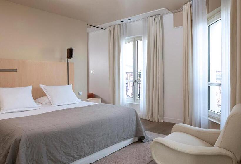 ジュニアスイート, De Nell