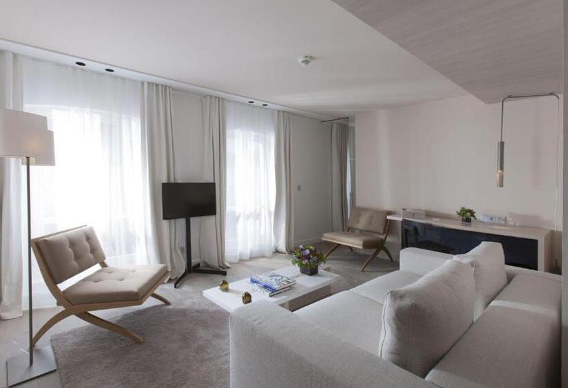 ジュニアスイート, De Nell